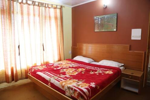 Hotel Royal Orchard, Manali 3
